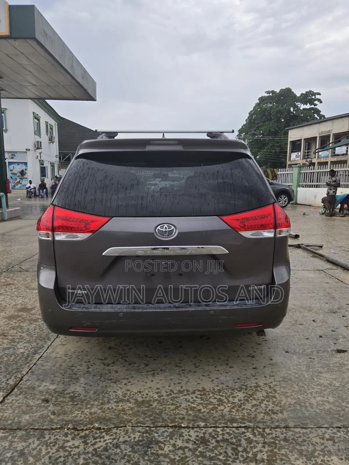 Toyota Sienna Limited AWD 7-Passenger 2013 Gray