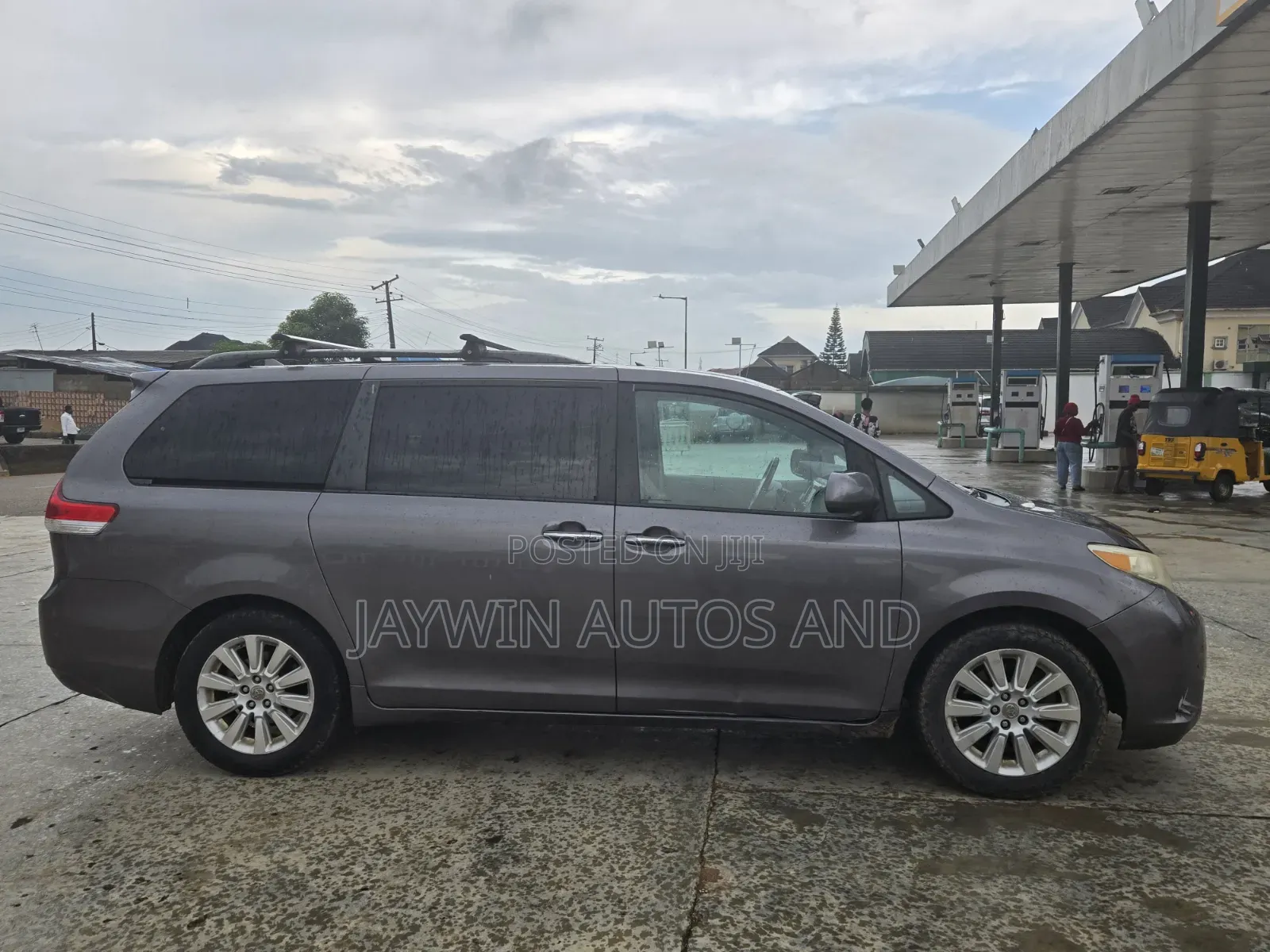 Toyota Sienna Limited AWD 7-Passenger 2013 Gray