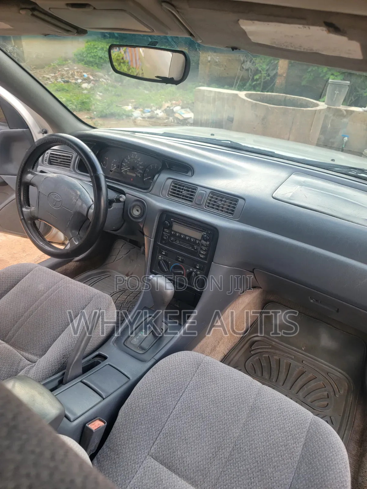 Toyota Camry LE 4dr Sedan (2.4L 4cyl 5M) 2002 Silver