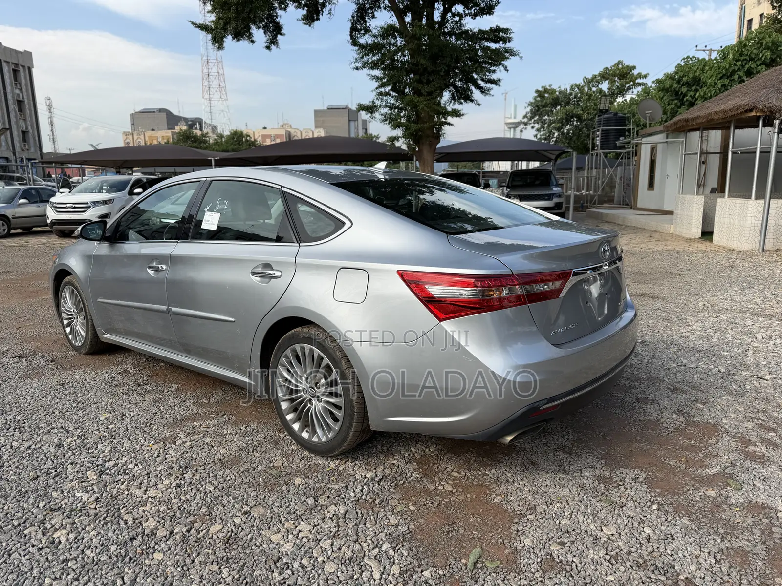 Toyota Avalon Limited Sedan FWD (3.5L 6cyl 6A) 2017 Silver