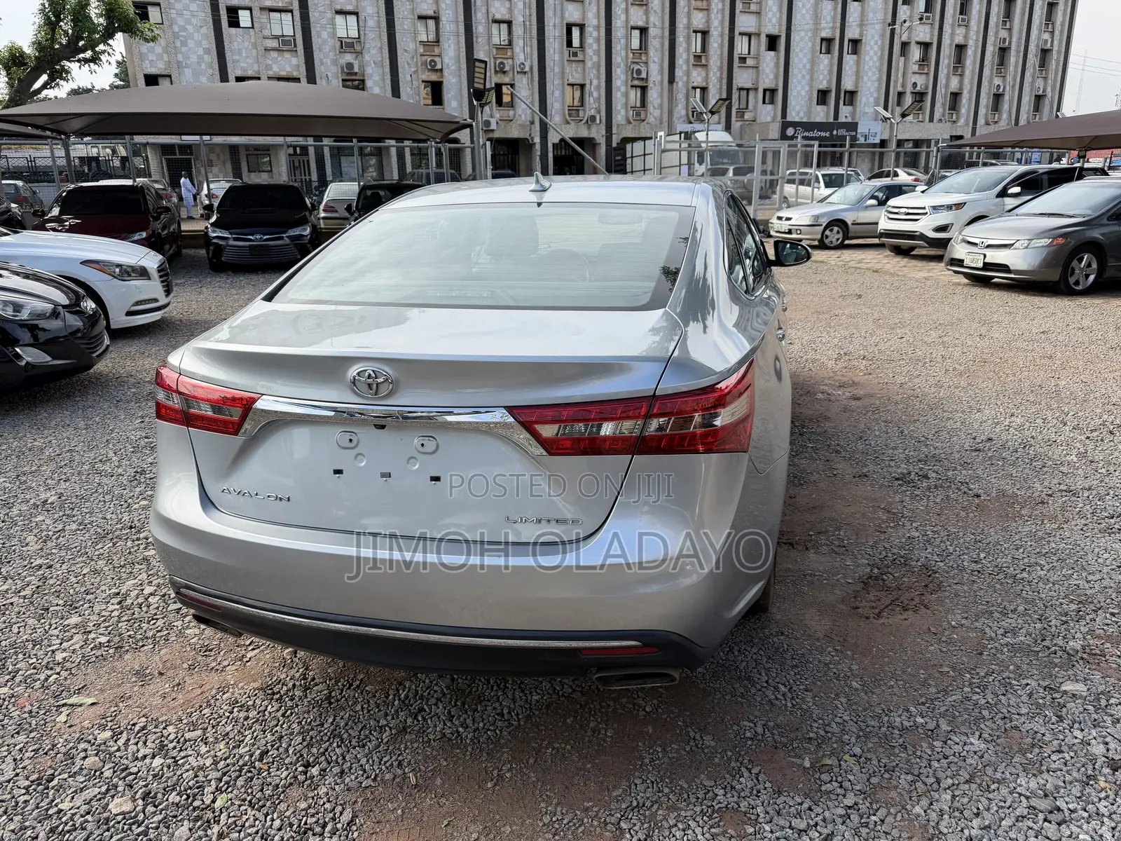 Toyota Avalon Limited Sedan FWD (3.5L 6cyl 6A) 2017 Silver