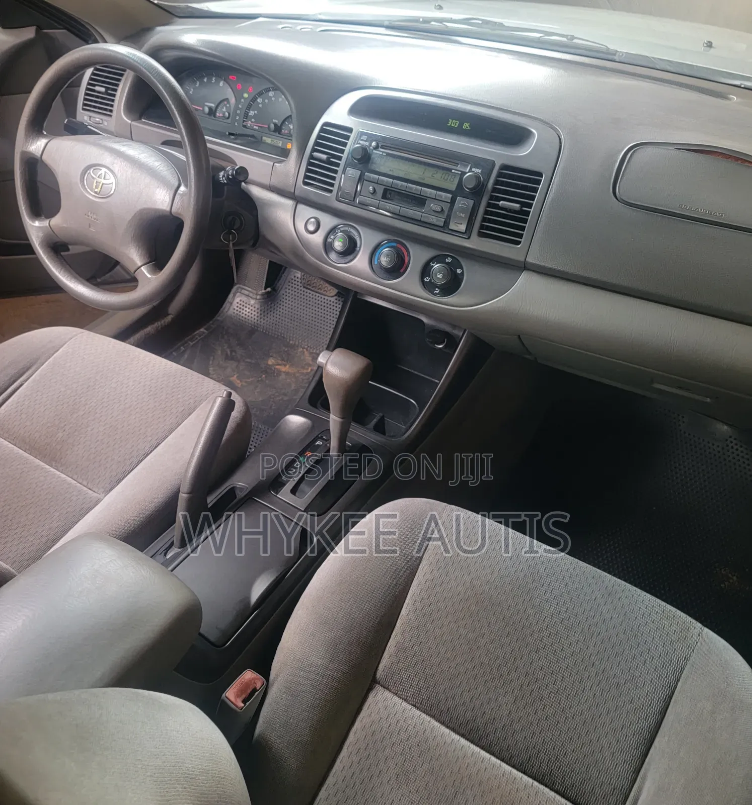 Toyota Camry LE 4dr Sedan (2.4L 4cyl 4A) 2004 Silver
