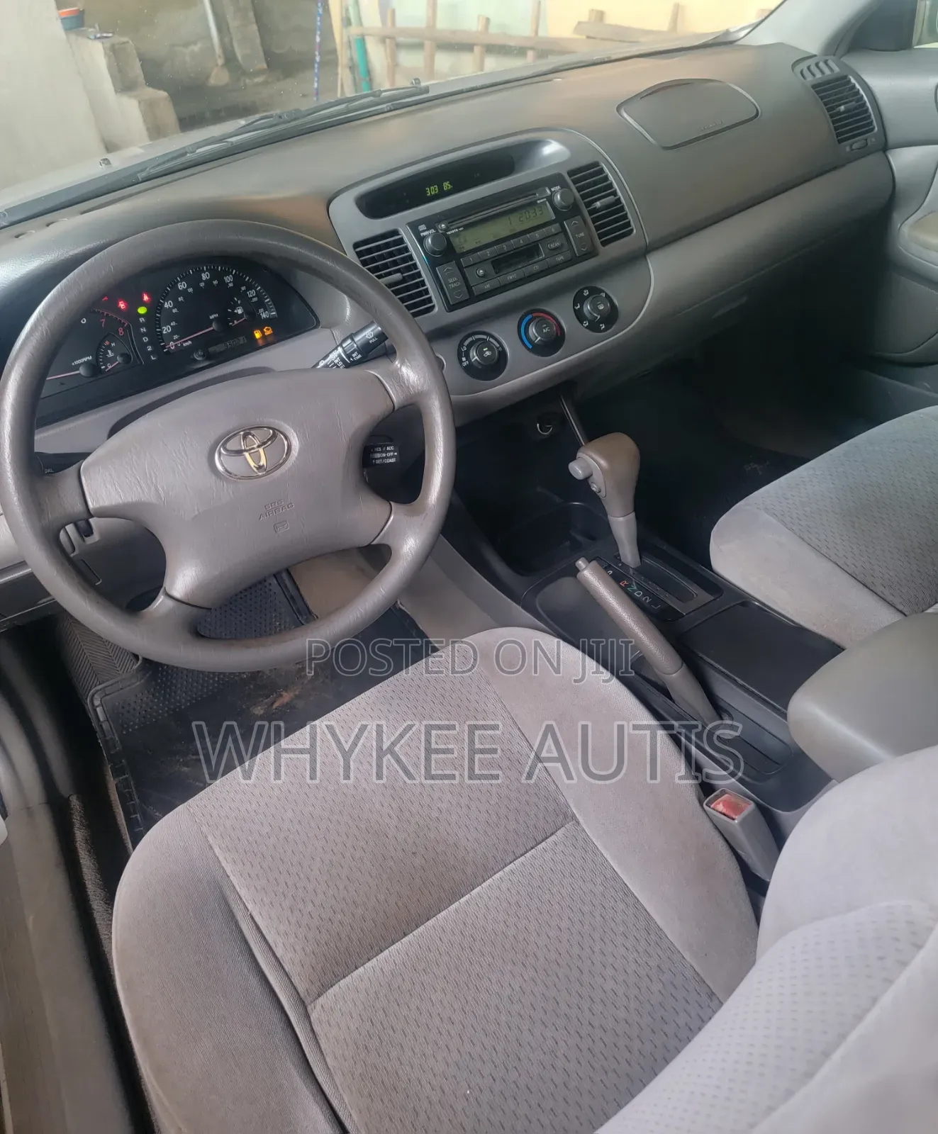 Toyota Camry LE 4dr Sedan (2.4L 4cyl 4A) 2004 Silver