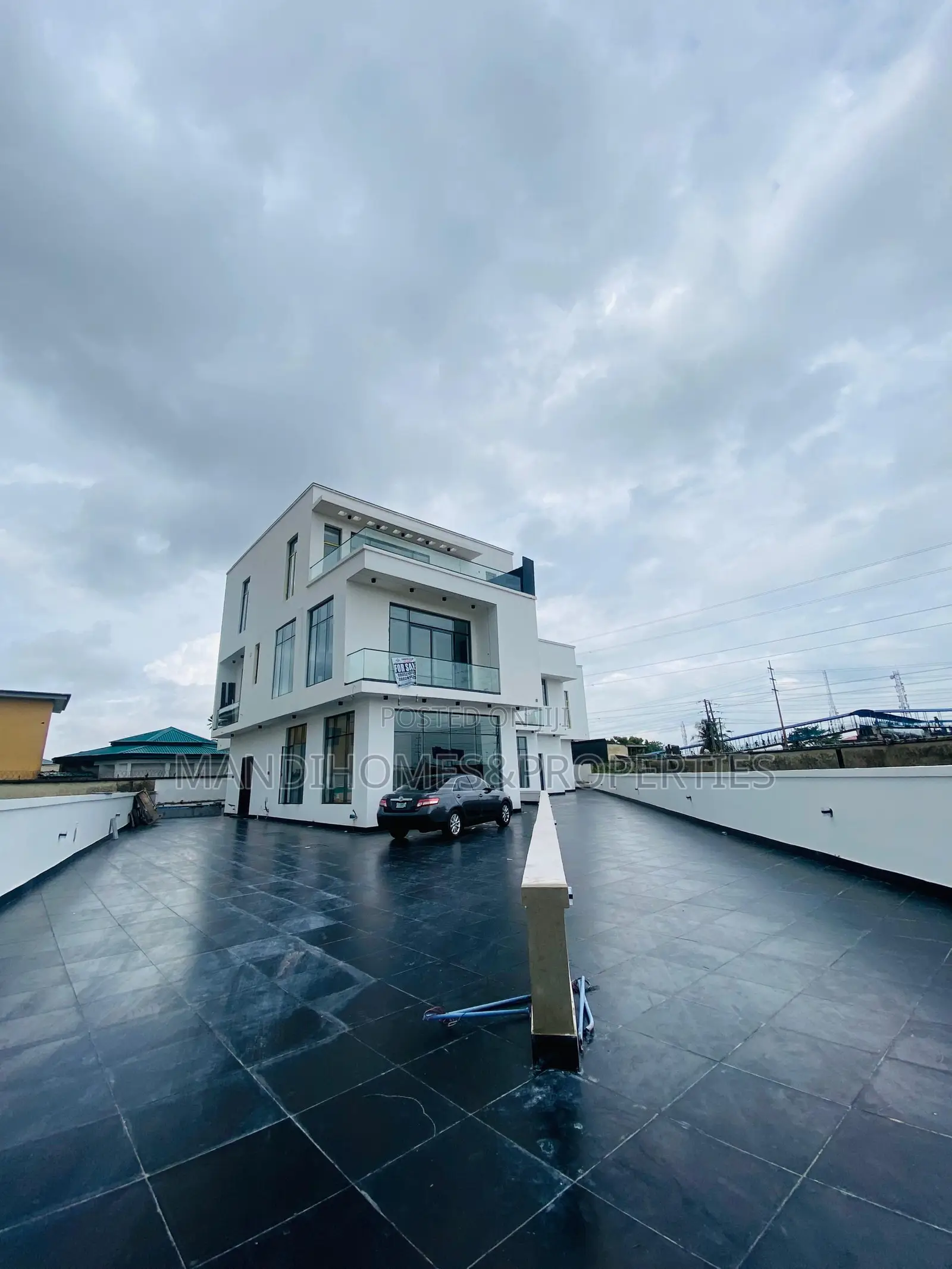 5bdrm Duplex in Royal Garden, Ajah for sale