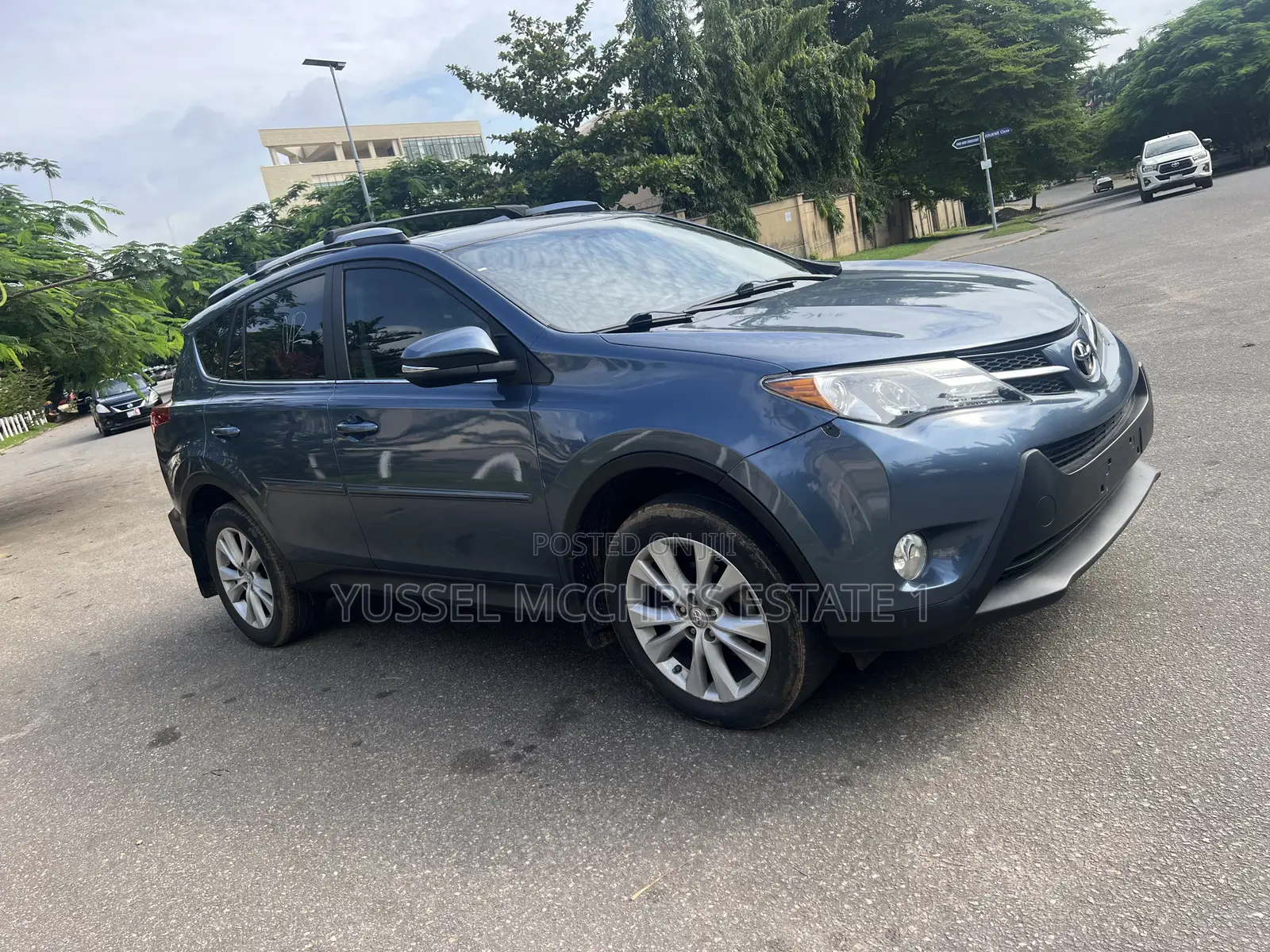 Toyota RAV4 Limited 4dr SUV (2.5L 4cyl 6A) 2014 Gray