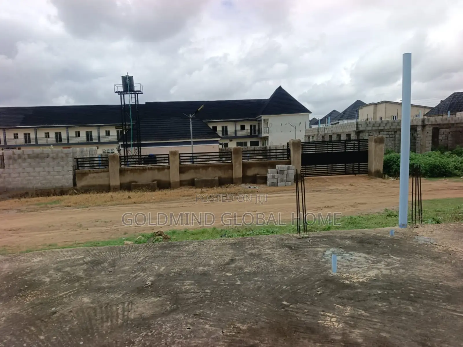 5bdrm Duplex in Seman Estate, Sabon Lugbe for sale