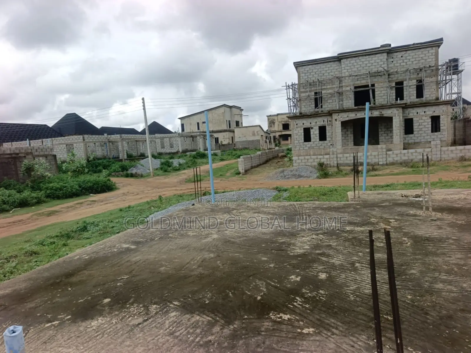 5bdrm Duplex in Seman Estate, Sabon Lugbe for sale