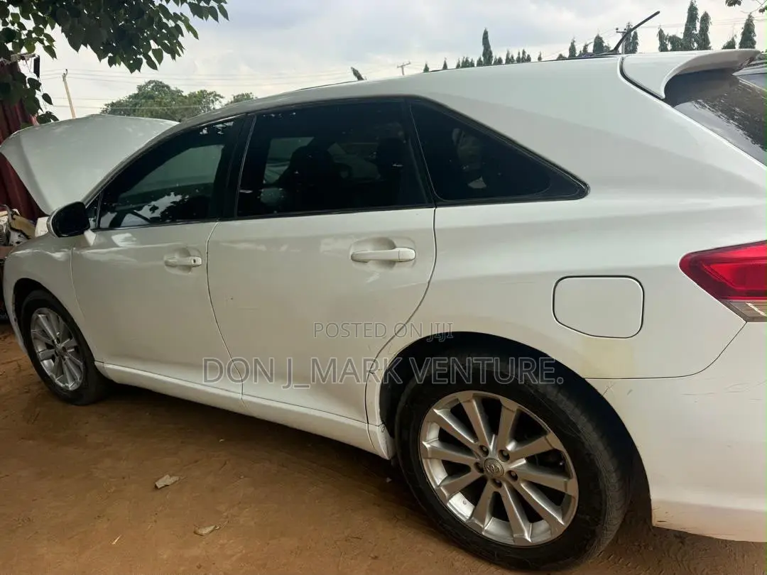 Toyota Venza 2011 White
