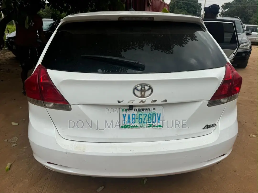 Toyota Venza 2011 White