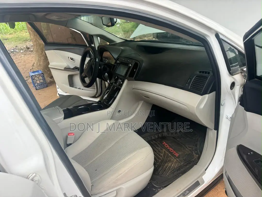 Toyota Venza 2011 White