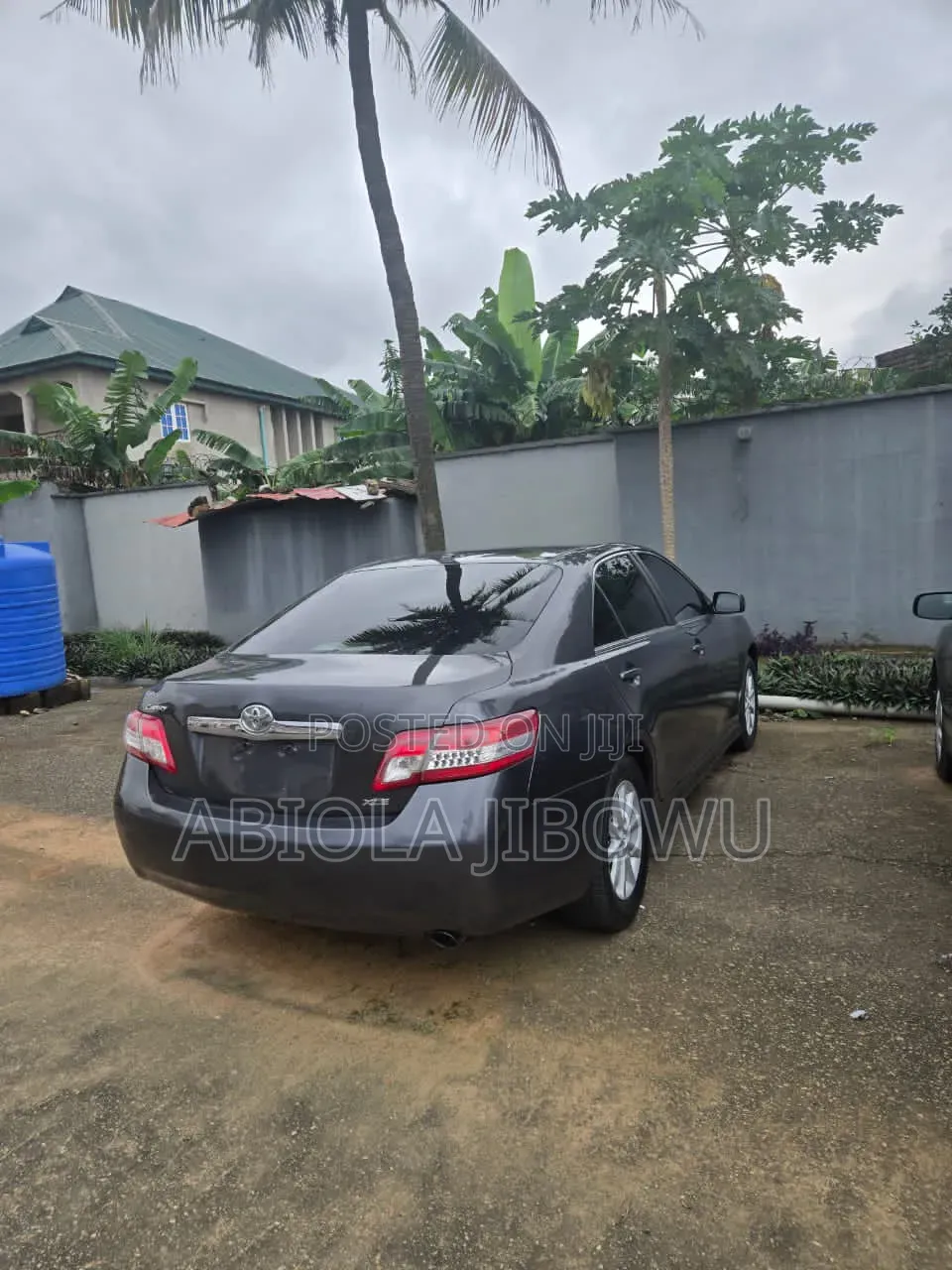 Toyota Camry XLE 4dr Sedan (2.5L 4cyl 6AM) 2010 Gray