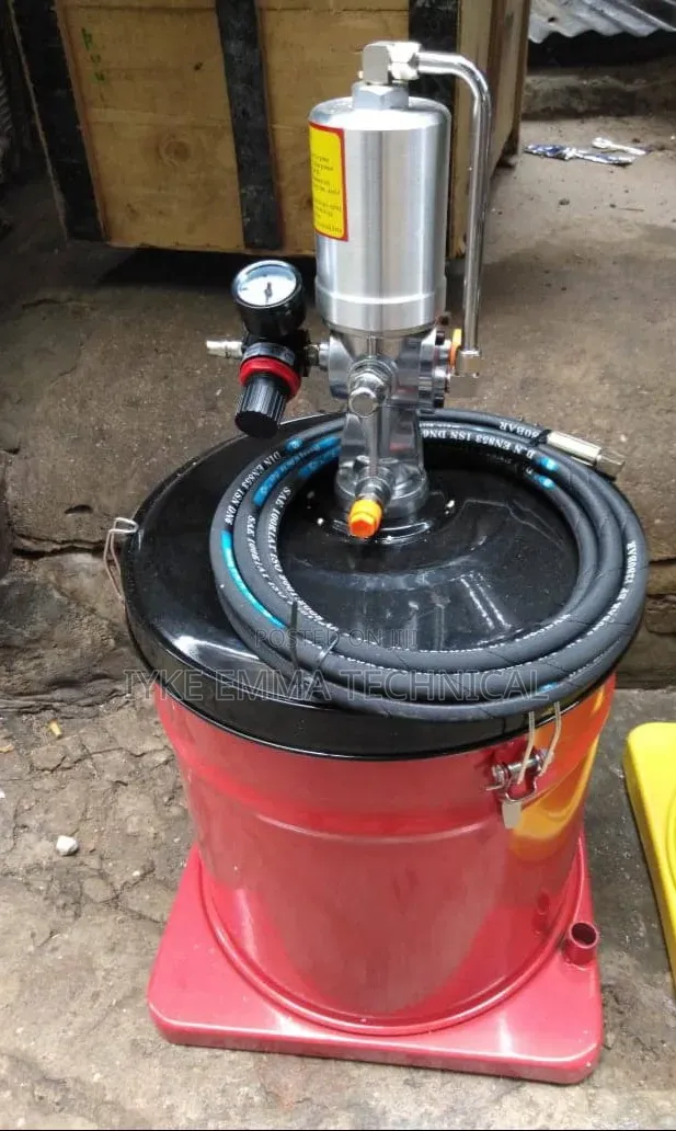 Portable 30l Pneumatic Grease Lubricator.