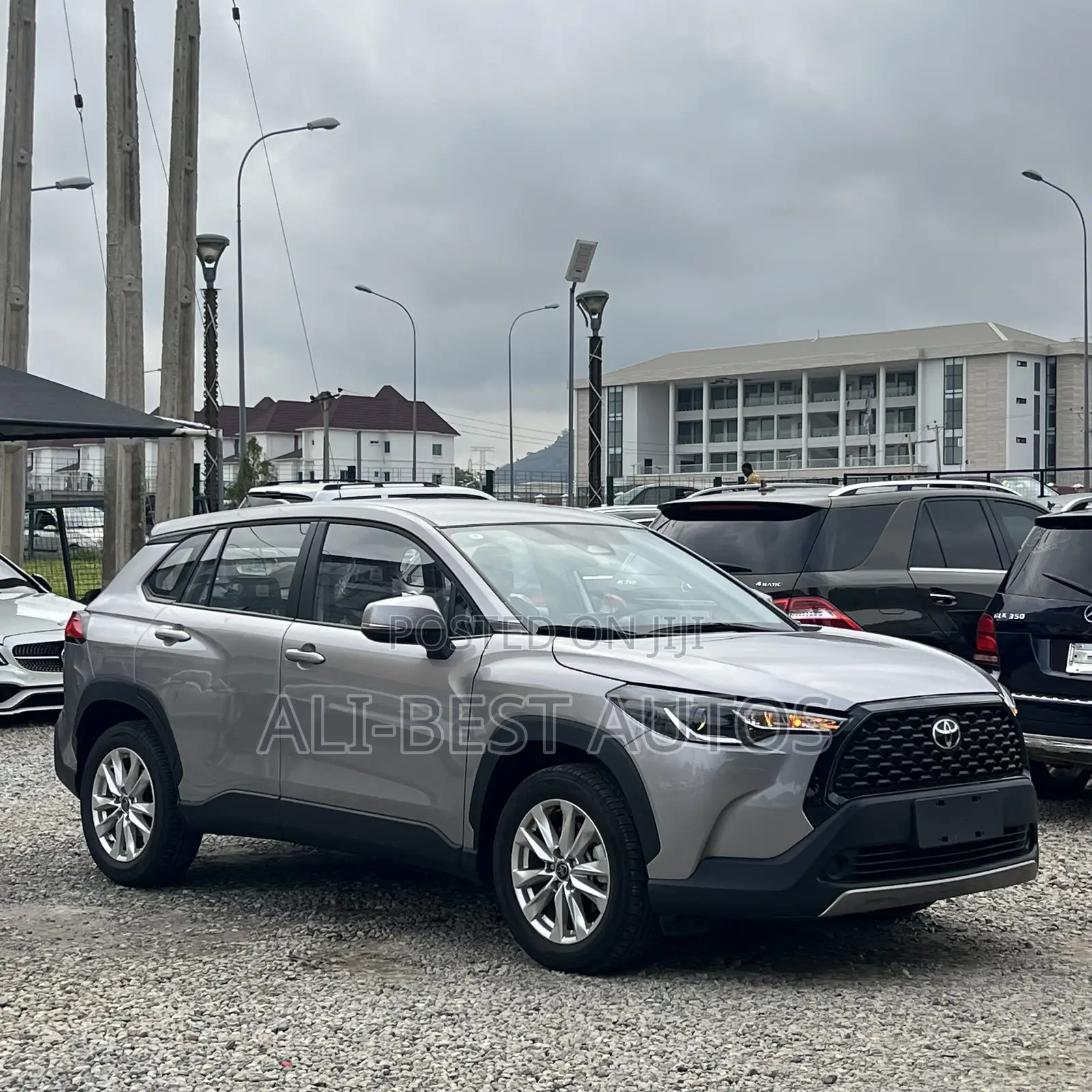 New Toyota Corolla Cross XLE 2025 Silver