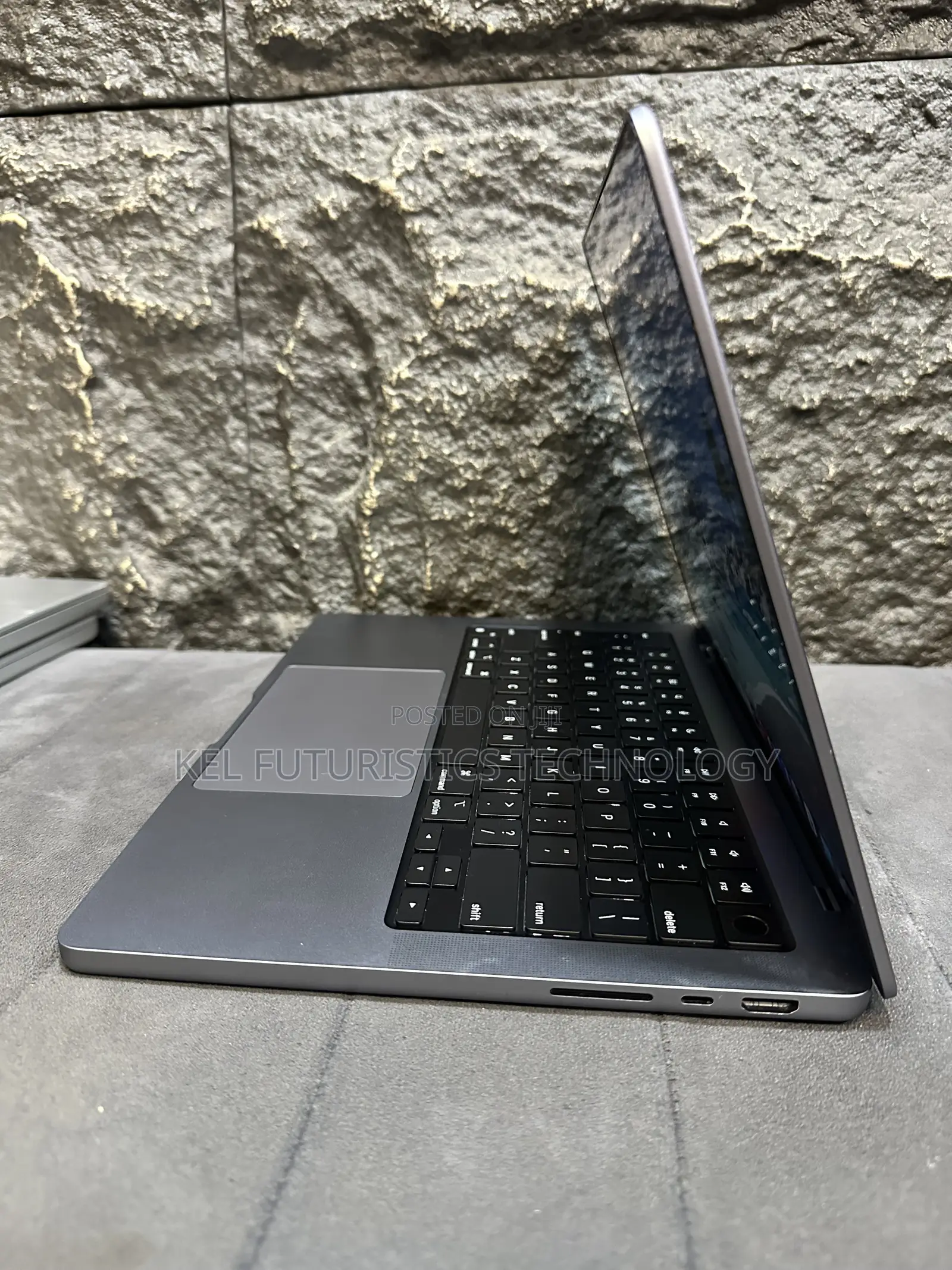 Laptop Apple MacBook Pro 2023 M2 Pro 16GB Apple M2 SSD 512GB