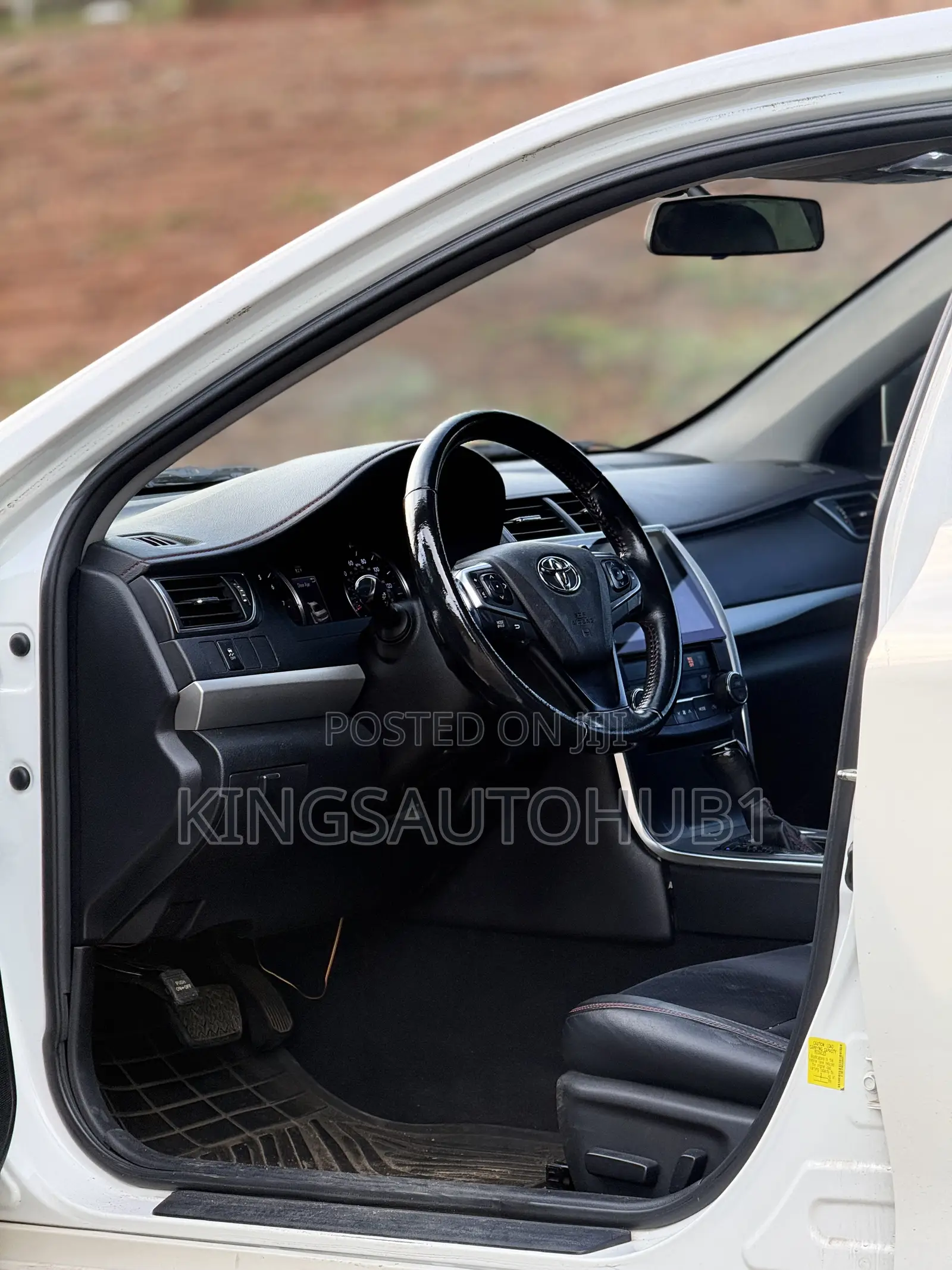 Toyota Camry XSE 4dr Sedan (2.5l 4cyl 6A) 2016 White