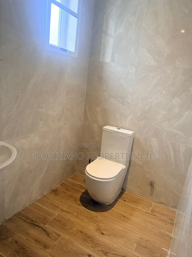 4bdrm Duplex in Banana Island for rent