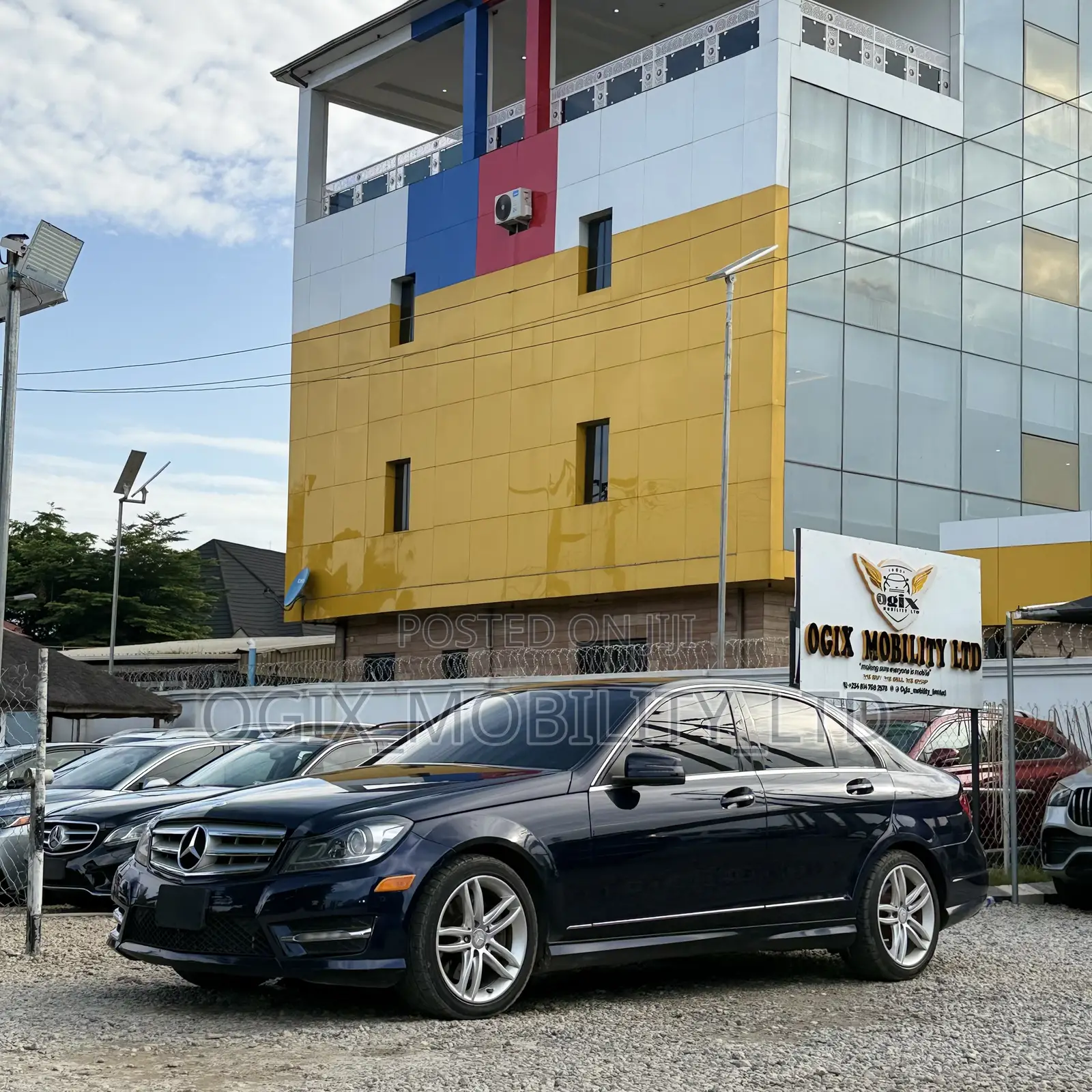 Mercedes-Benz C300 2013 Blue