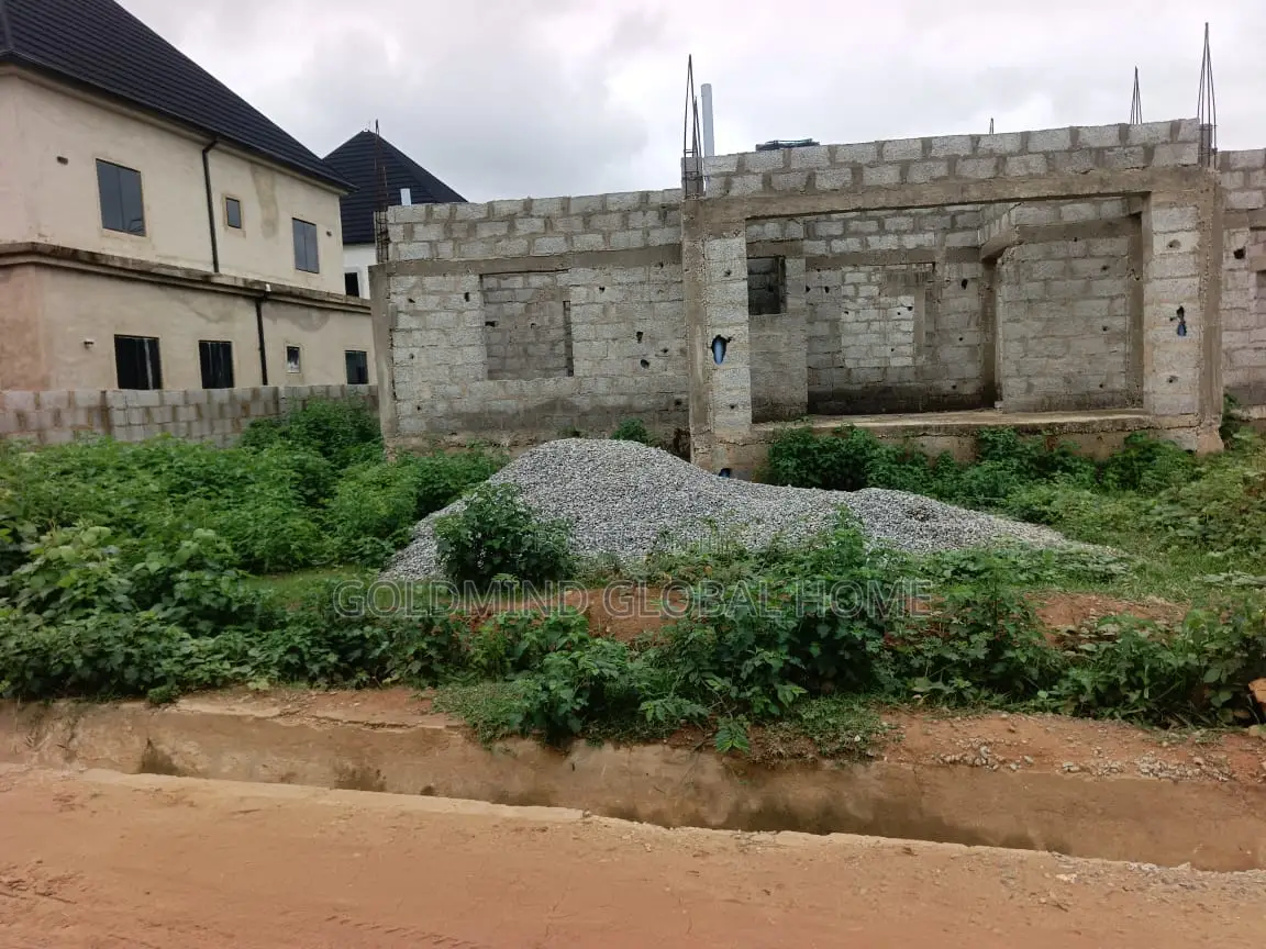 5bdrm Duplex in Seman Estate, Sabon Lugbe for sale