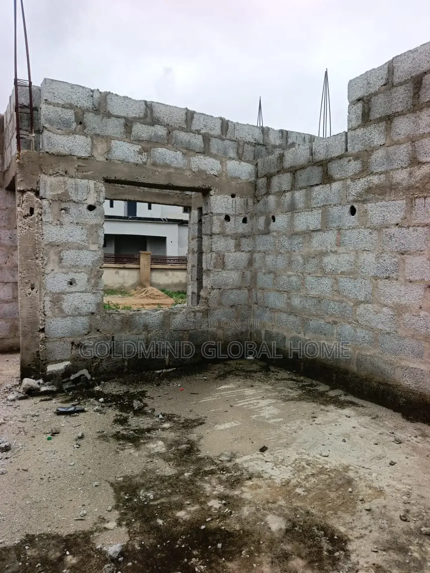 5bdrm Duplex in Seman Estate, Sabon Lugbe for sale