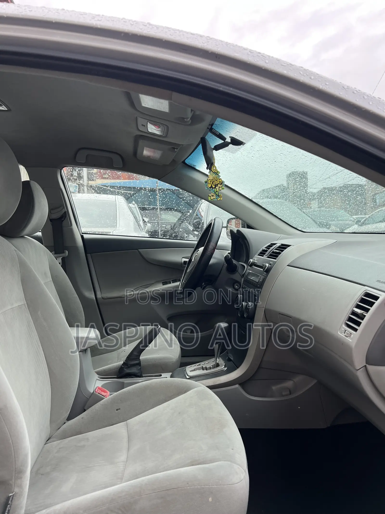 Toyota Corolla 2010 Silver