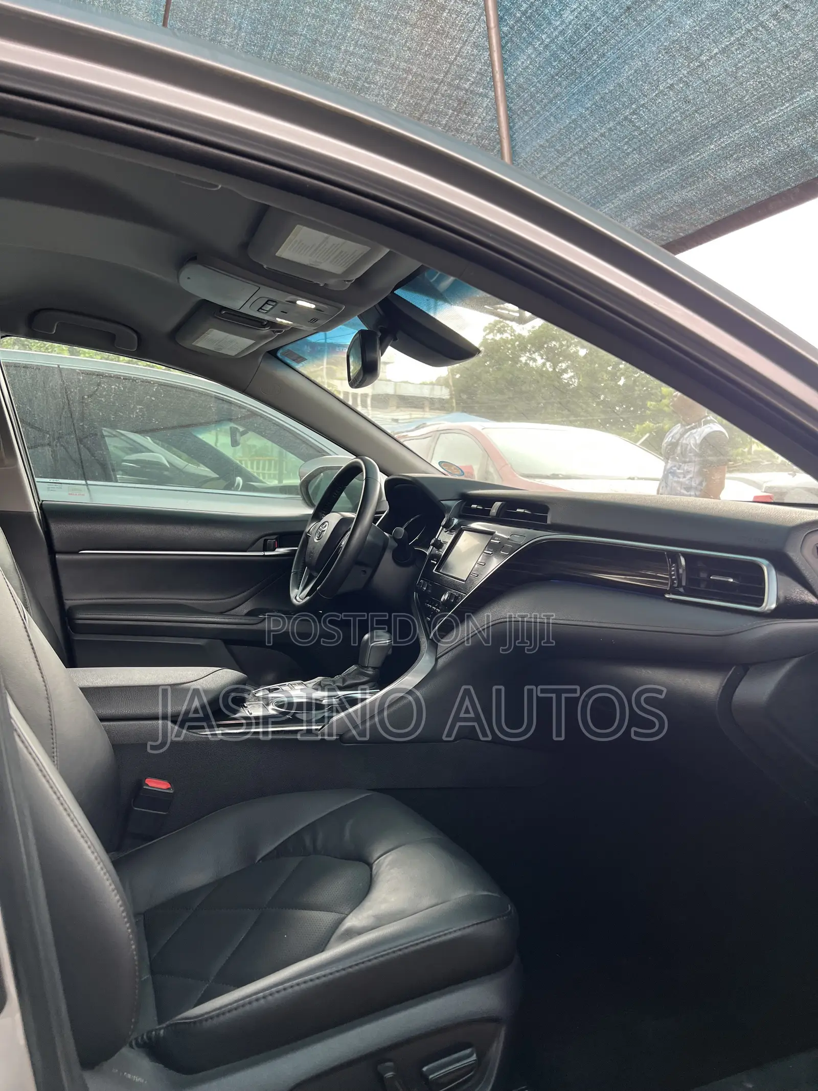 Toyota Camry 2018 Silver