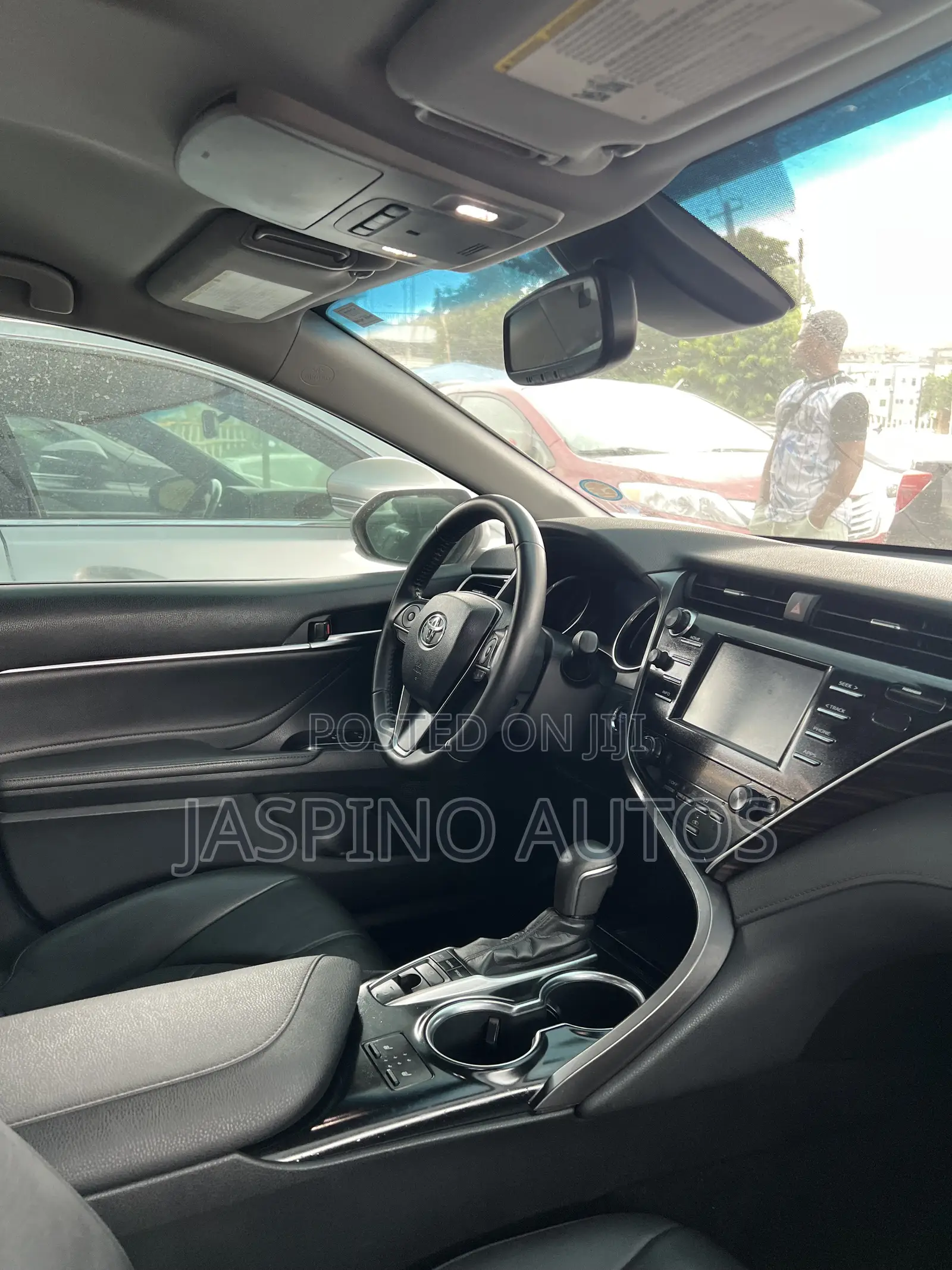 Toyota Camry 2018 Silver