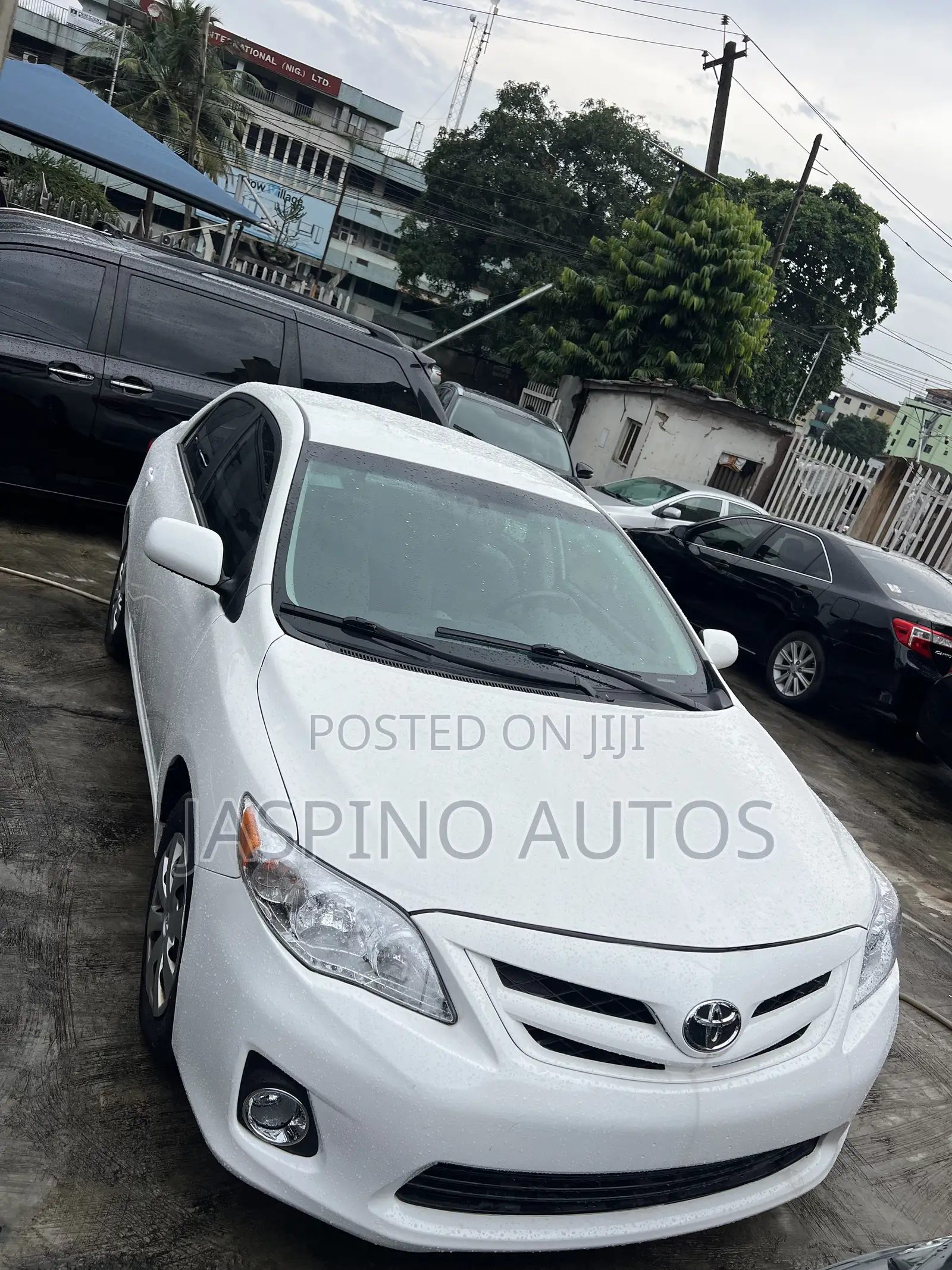 Toyota Corolla 2011 White