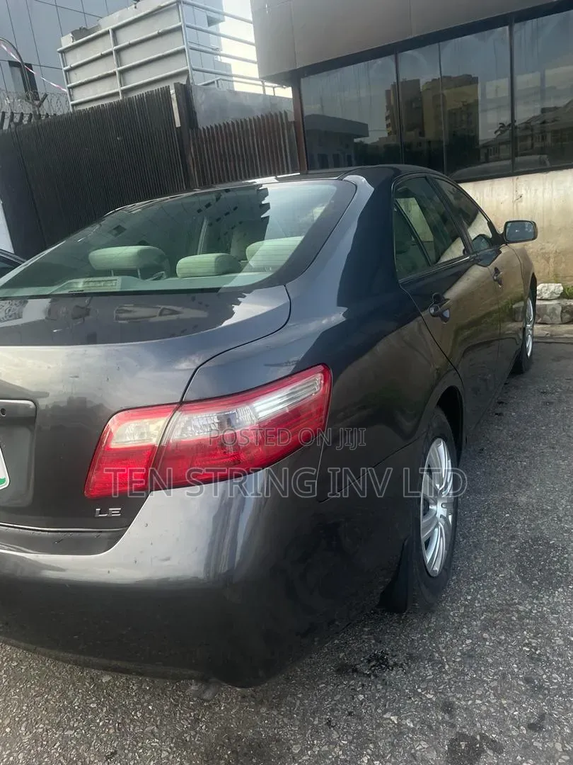 Toyota Camry LE 4dr Sedan (2.4L 4cyl 5A) 2009 Gold