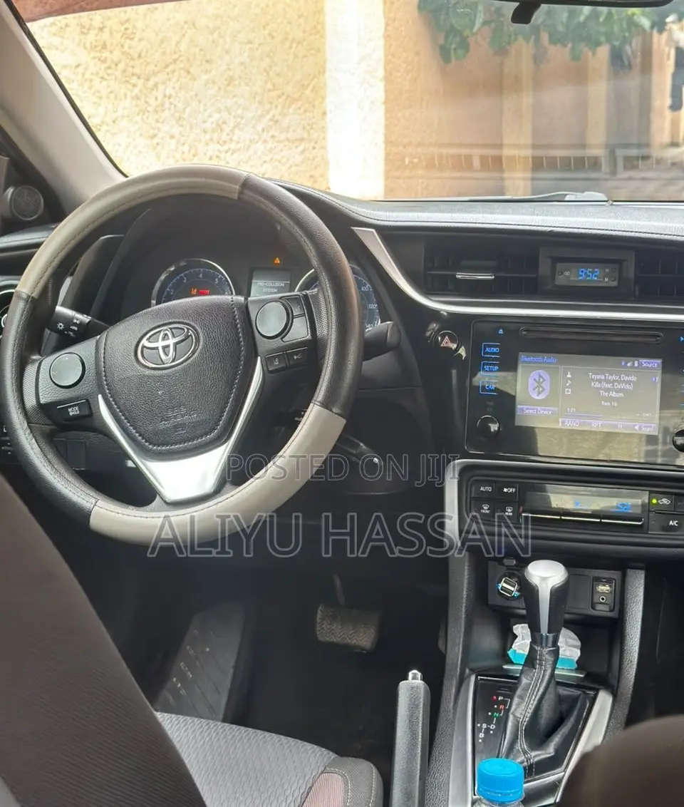 Toyota Corolla 2019 Black