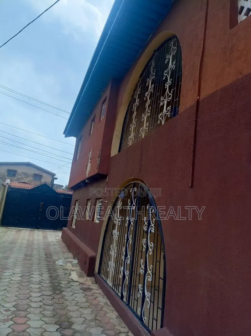 3bdrm Block of Flats in Iwo Road for rent