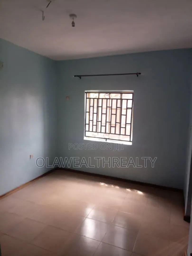 3bdrm Block of Flats in Iwo Road for rent