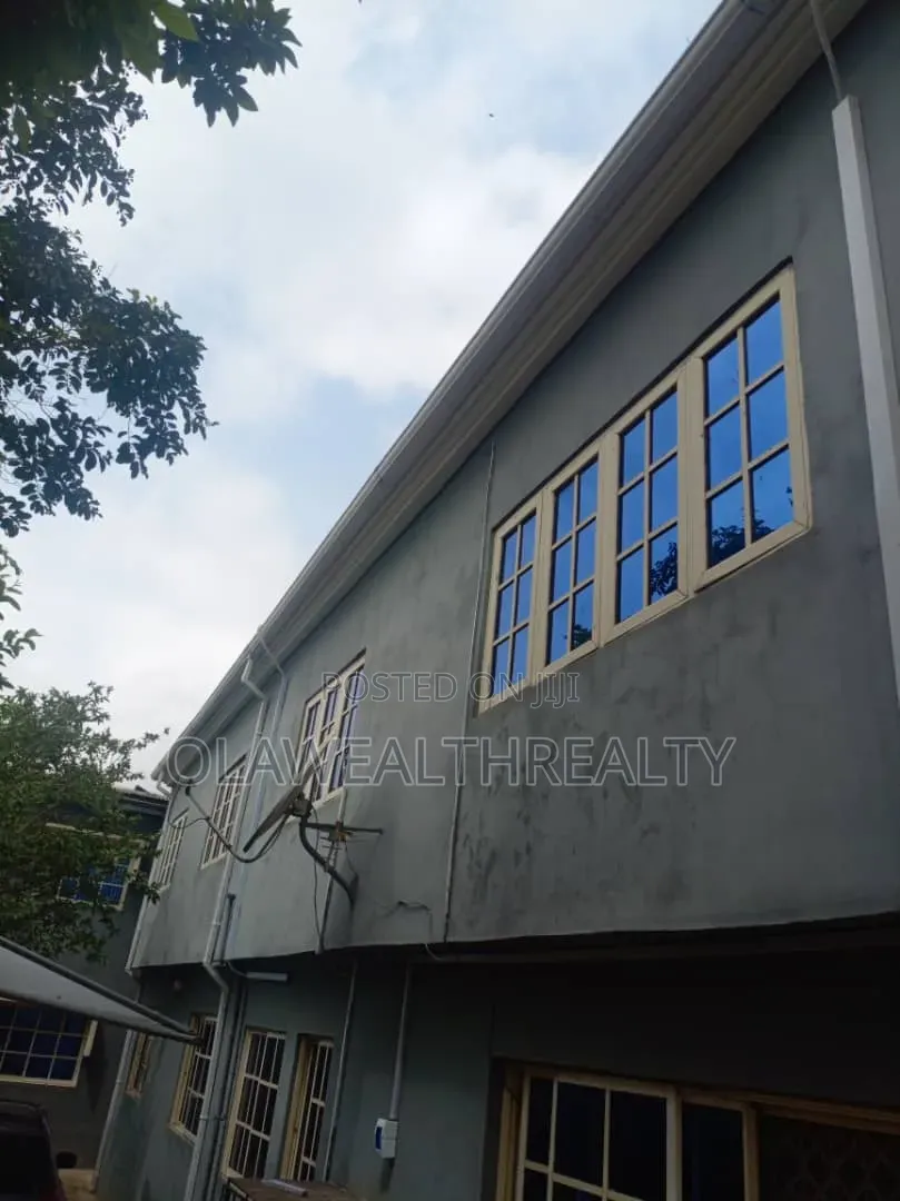 2bdrm Block of Flats in Iwo Road for rent