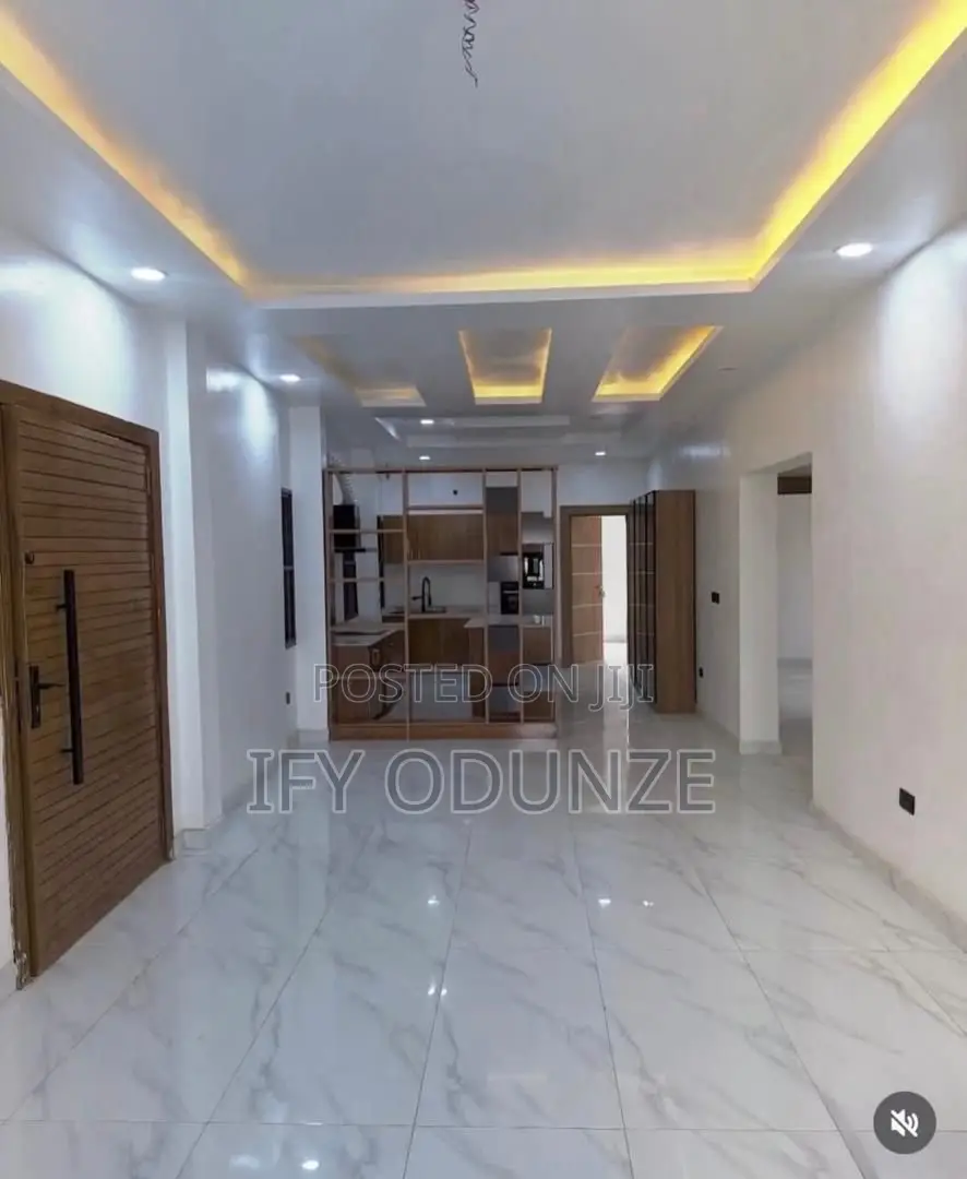 3bdrm Penthouse in Opposite Living, Katampe (Main) for sale