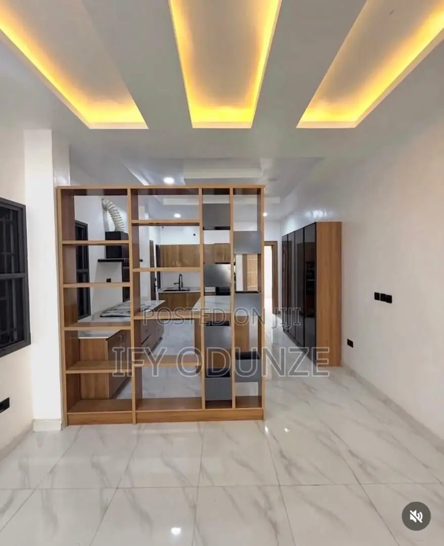 3bdrm Penthouse in Opposite Living, Katampe (Main) for sale