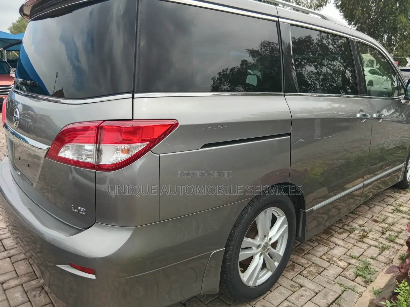 Nissan Quest LE 4dr Minivan (3.5L 6cyl CVT) 2014 Gray