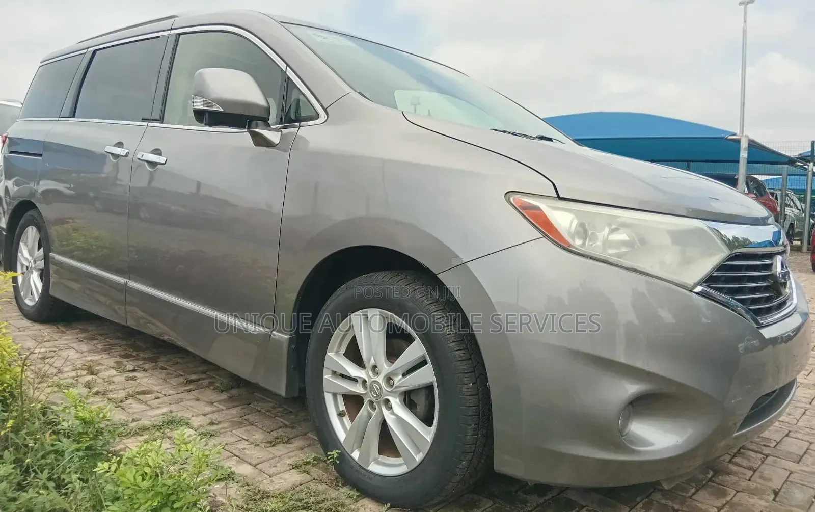 Nissan Quest LE 4dr Minivan (3.5L 6cyl CVT) 2014 Gray