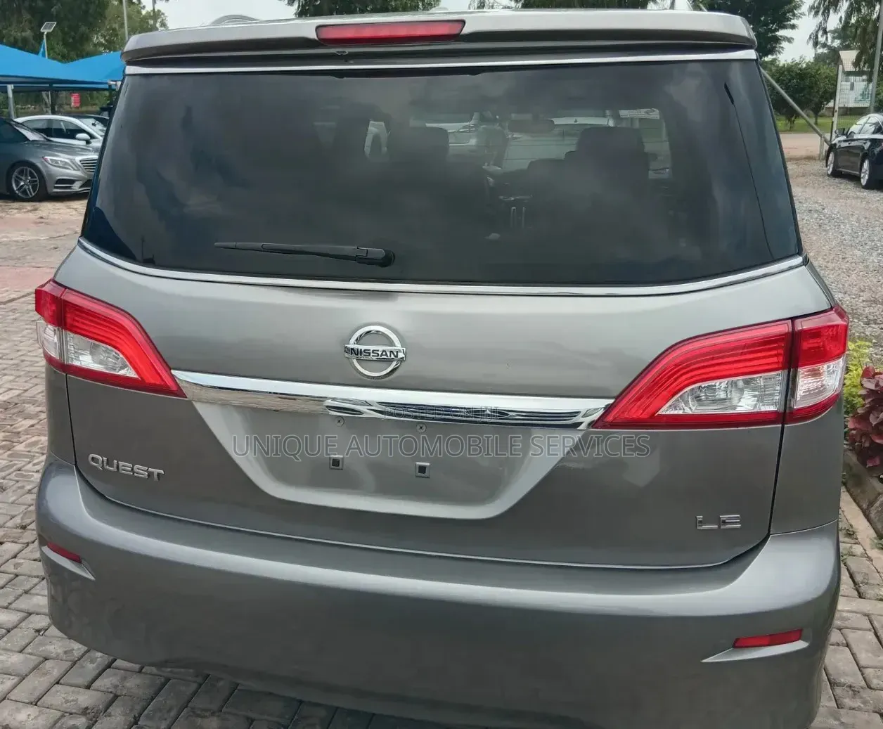 Nissan Quest LE 4dr Minivan (3.5L 6cyl CVT) 2014 Gray