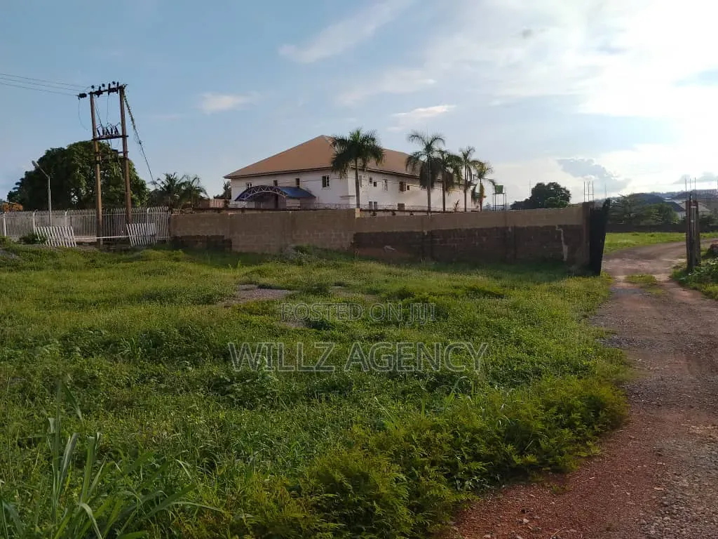 6 Plots of Land on a Major Road