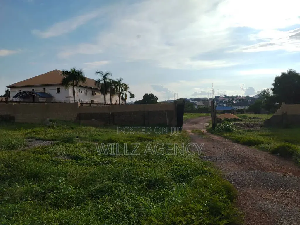 6 Plots of Land on a Major Road