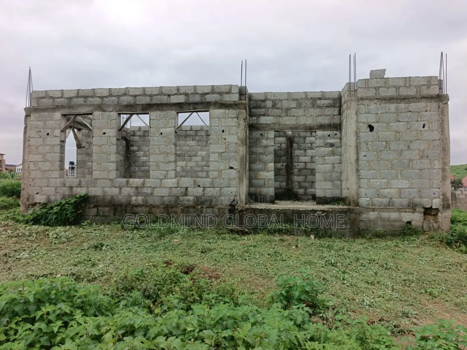 6bdrm Duplex in Goldmind Estate for sale