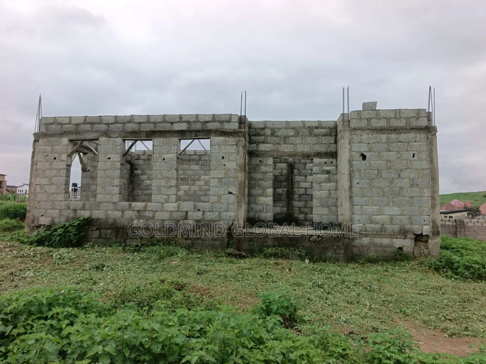6bdrm Duplex in Goldmind Estate for sale