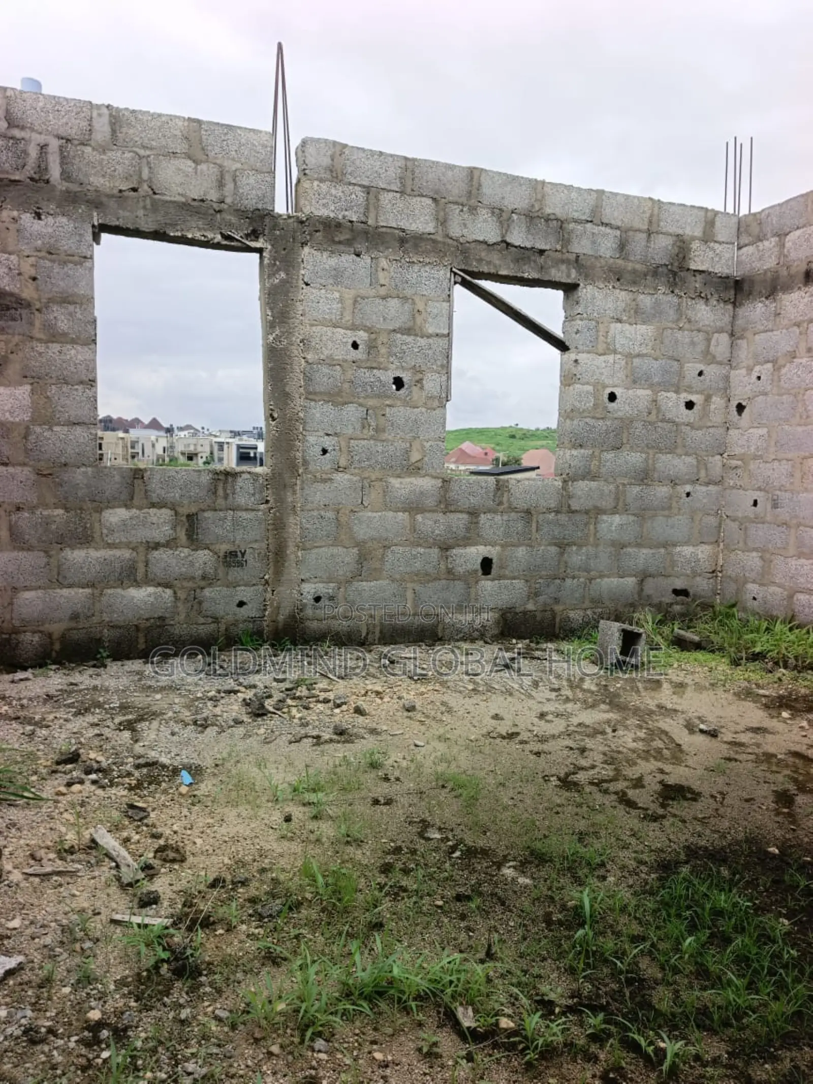 6bdrm Duplex in Goldmind Estate for sale