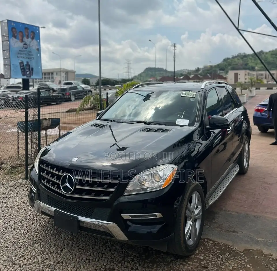 Mercedes-Benz M Class ML350 4dr SUV (3.5L 6cyl 7A) 2014 Black
