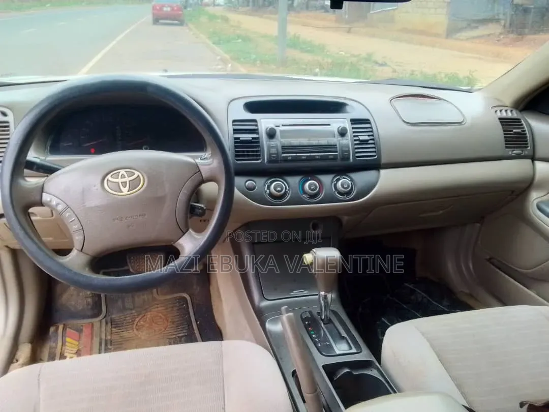 Toyota Camry 2004 Gold