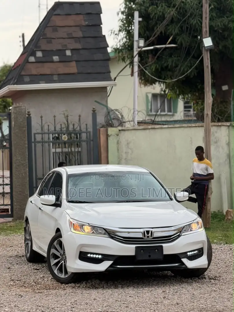 Honda Accord Sport 4dr Sedan FWD (2.4L 4cyl 2A) 2017 White