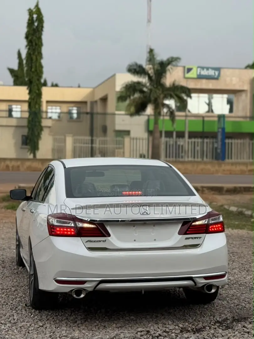Honda Accord Sport 4dr Sedan FWD (2.4L 4cyl 2A) 2017 White