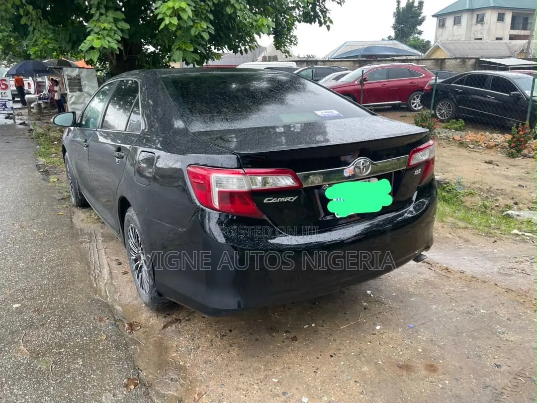 Toyota Camry XLE 4dr Sedan (2.5L 4cyl 6A) 2013 Black