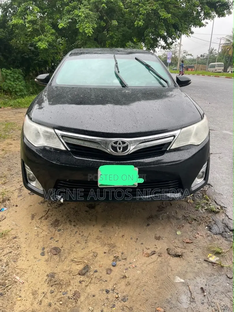 Toyota Camry XLE 4dr Sedan (2.5L 4cyl 6A) 2013 Black