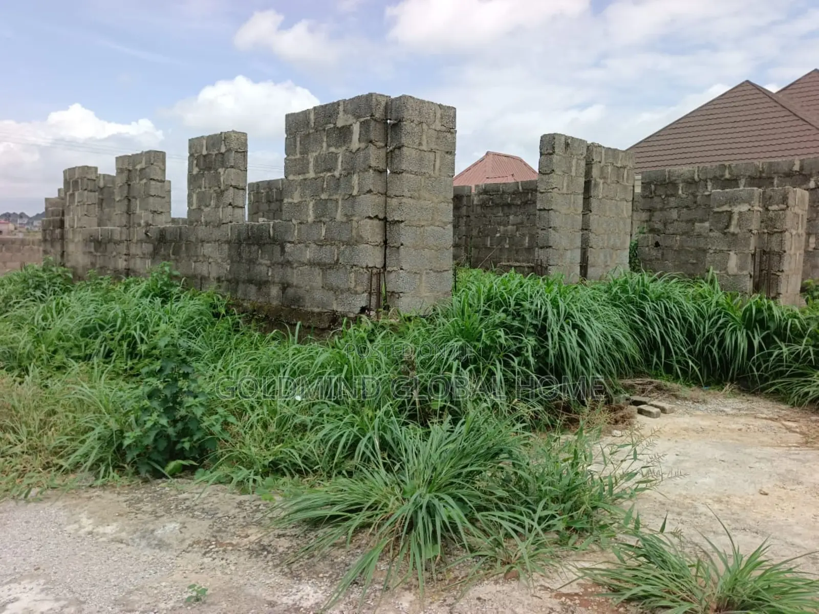 5bdrm Duplex in Goldmind Estate, FHA for sale