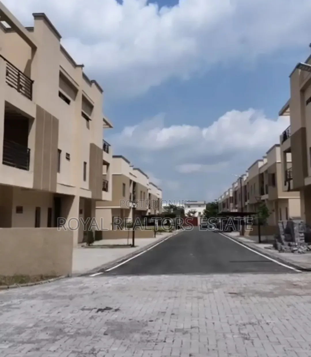 3bdrm Townhouse / Terrace in Guze for rent